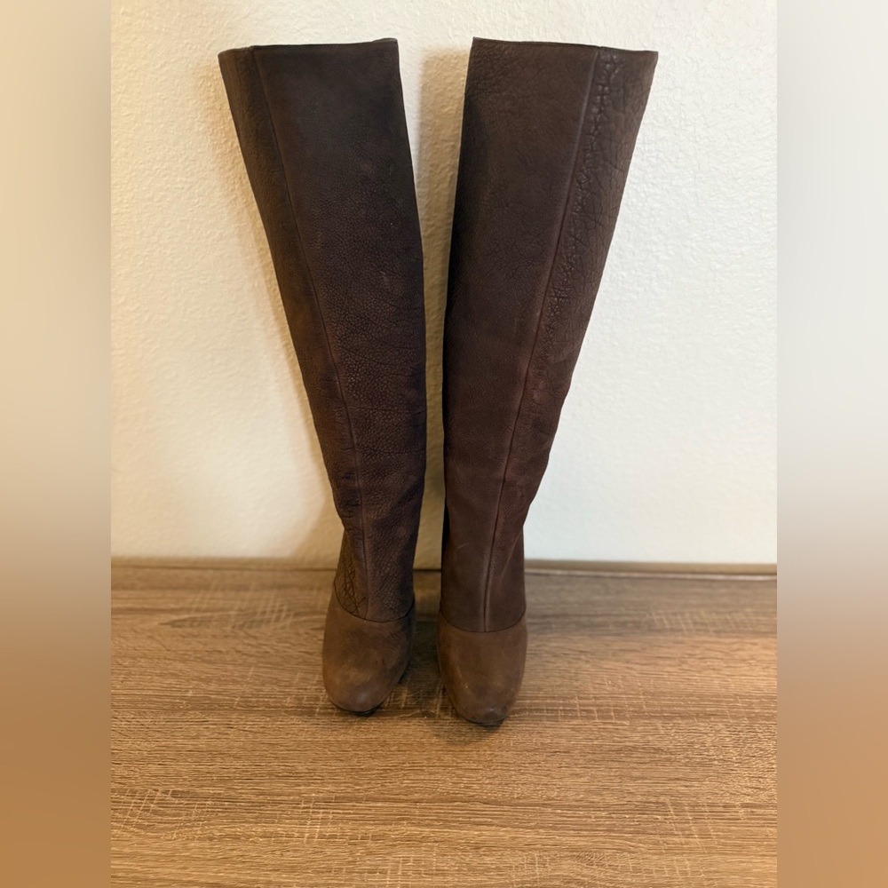 Vera Wang Lavender Brown Leather High Heel Boots - 8M